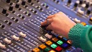 Poner el audio de la consola en tu celular para streaming ( solo emergencias)