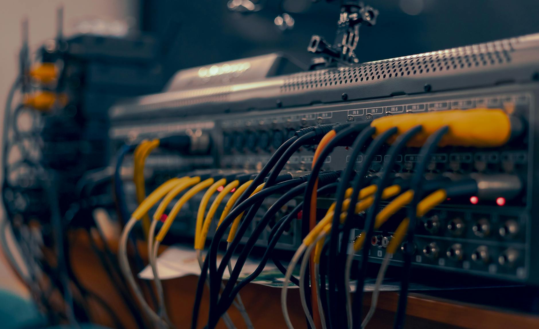Guía definitiva para los cables de audio en la iglesia