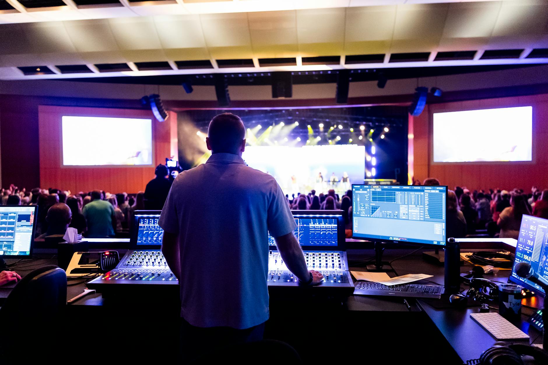 ¿Por qué se oye mal el audio de mi iglesia?