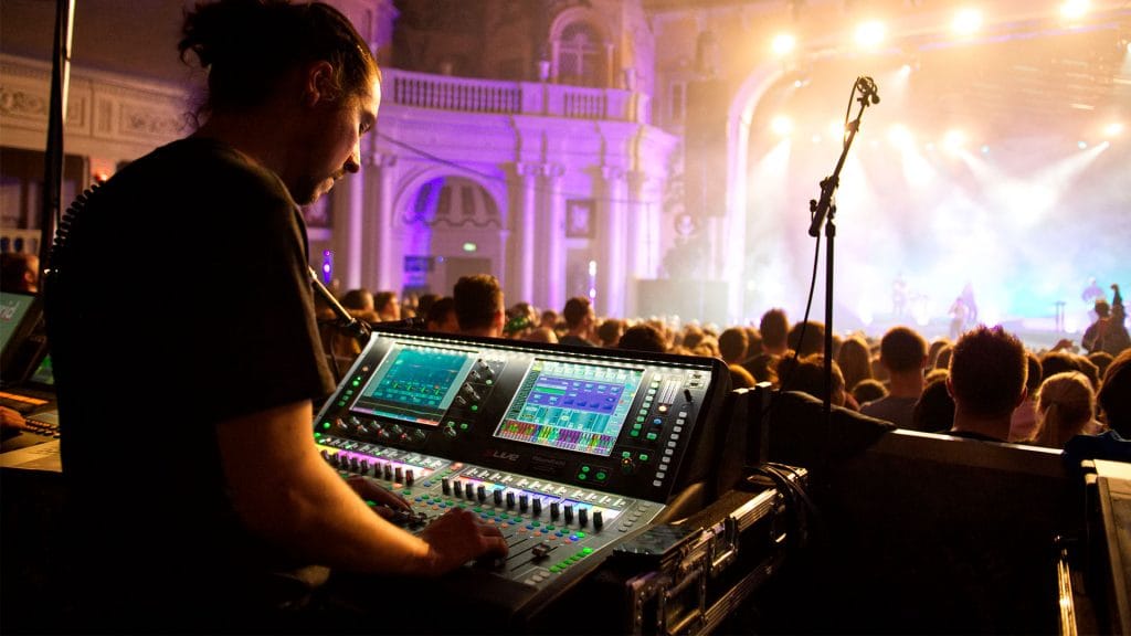 Qué es y cómo usar la ecualización de la consola de audio en la iglesia.