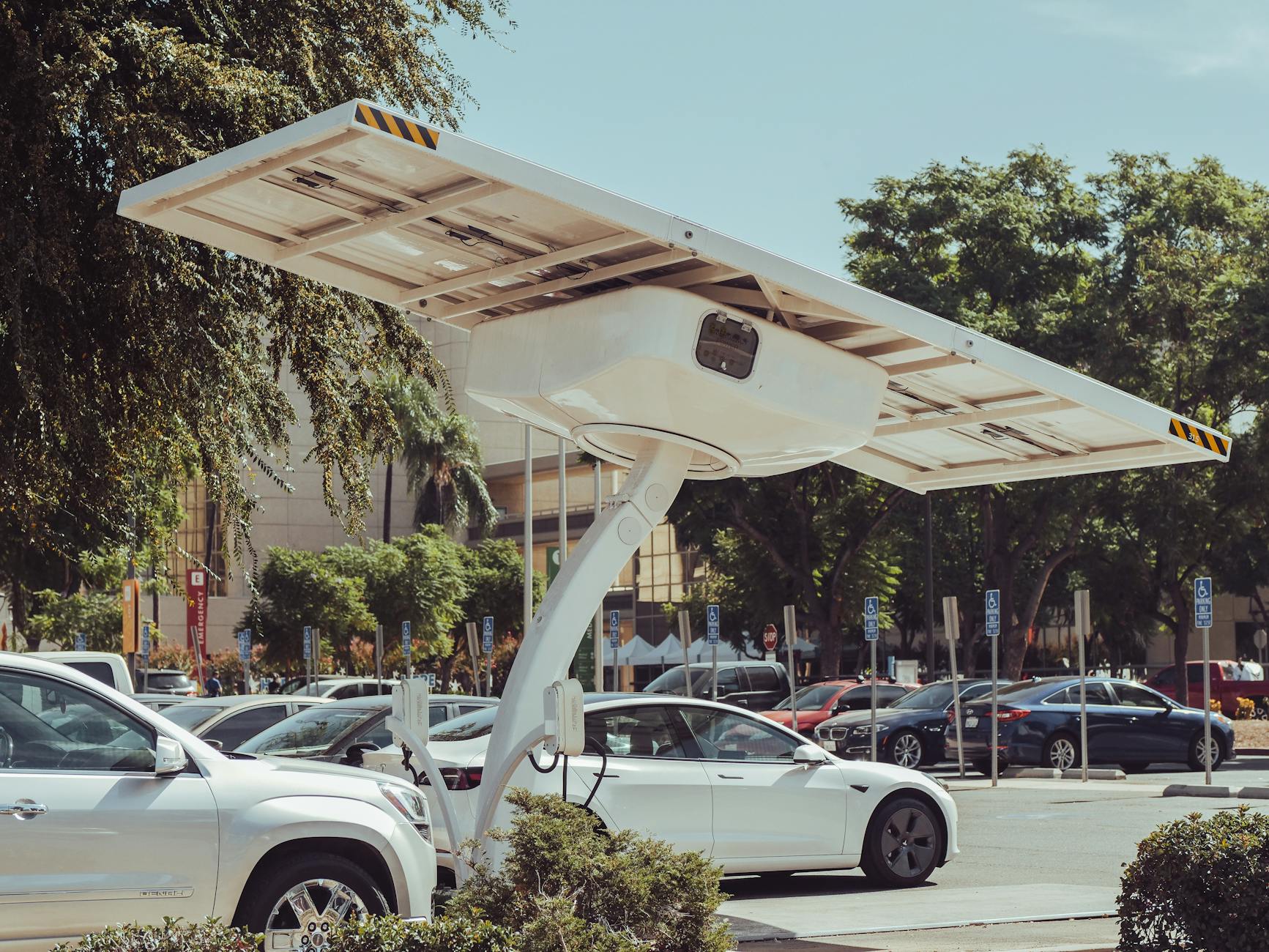 Revi Charger, cargador portátil del tamaño de credencial