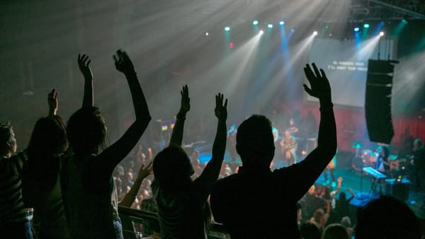 Cómo Manejar Situaciones Inesperadas en un Servicio de Iglesia