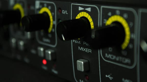 3 señales que indican que puede estar fallando tu Sistema de Audio