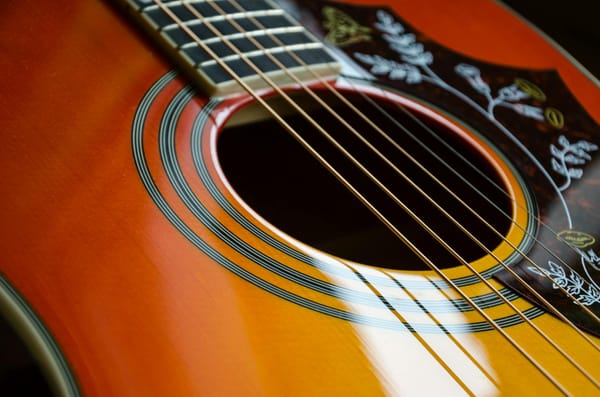 3 tips para elegir la guitarra acústica perfecta