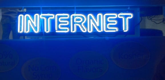 Se agregan 4 sufijos a las direcciones de internet.