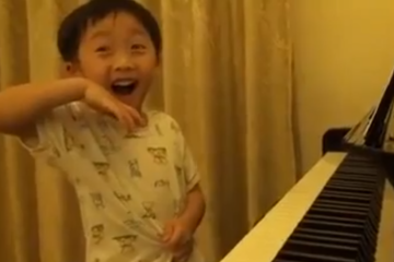 VIDEO: Niño de 5 años toca el piano magistralmente
