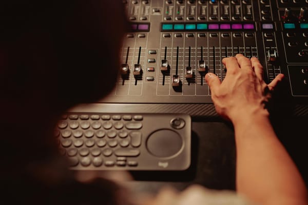 Cómo darle estilo de producción de TV a tus transmisiones en vivo