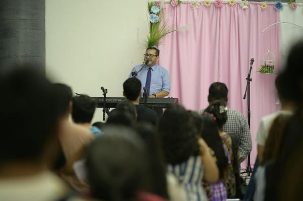 Como acomodar las bocinas en la iglesia - Rubén López