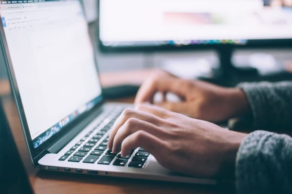 Cómo Ayudar a los Pastores a Utilizar la Tecnología para Organizar y Promocionar Eventos y Programas en Línea