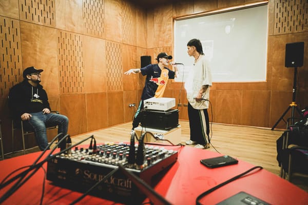 La duda, una gran batalla del equipo de sonido.