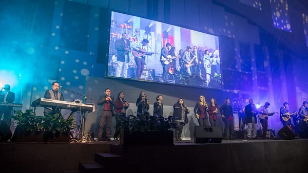 ¿Vale la pena usar paneles led en la multimedia de la iglesia?