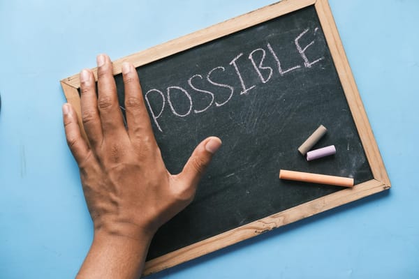 ¿Por qué debemos servir con una actitud positiva?