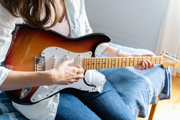 Desarrollando Tu Potencial: Cómo Mejorar en la Guitarra Eléctrica para Tu Ministerio de Adoración